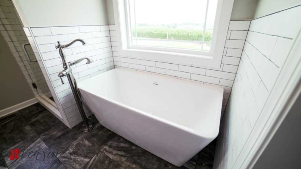 Dayton Home Master Bathroom Tub